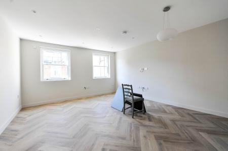 3 bedroom Flat to let in Warwick Way, London, SW1V