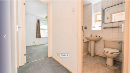 1 bedroom Ground floor maisonette for sale in Windmill Rise, Kingston Upon Thames, Surrey, KT2