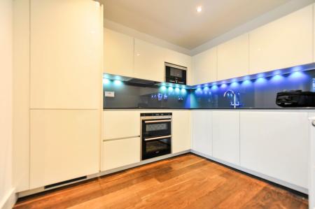 2 bedroom Apartment for sale in Ireton House, Stamford Square, London