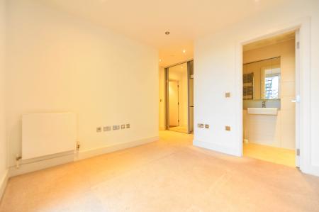 2 bedroom Apartment for sale in Ireton House, Stamford Square, London