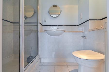 4 bedroom Town house for sale in Chadwick Place, Surbiton