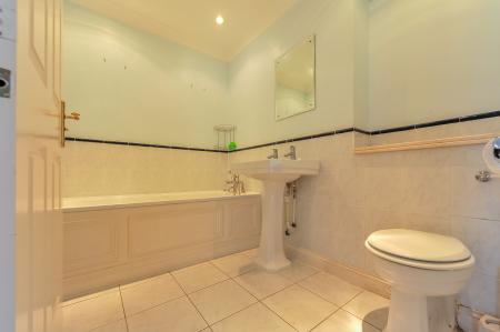 4 bedroom Town house for sale in Chadwick Place, Surbiton