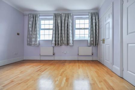 4 bedroom Town house for sale in Chadwick Place, Surbiton