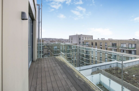 3 bedroom Apartment for sale in Queenshurst Square, Kingston Upon Thames,