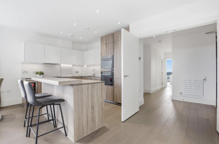 3 bedroom Apartment for sale in Queenshurst Square, Kingston Upon Thames,