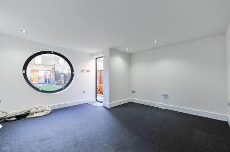 3 bedroom Terraced House for sale in Chestnut Grove, New Malden