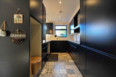 3 bedroom Terraced House for sale in Chestnut Grove, New Malden