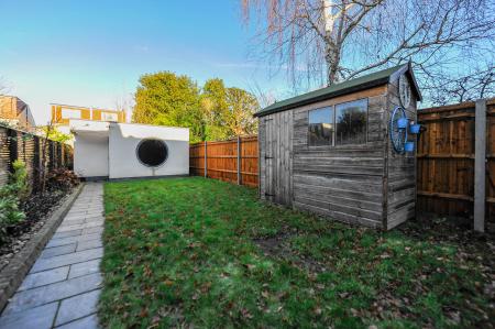 3 bedroom Terraced House for sale in Chestnut Grove, New Malden