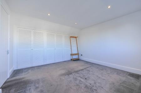 3 bedroom Terraced House for sale in Chestnut Grove, New Malden