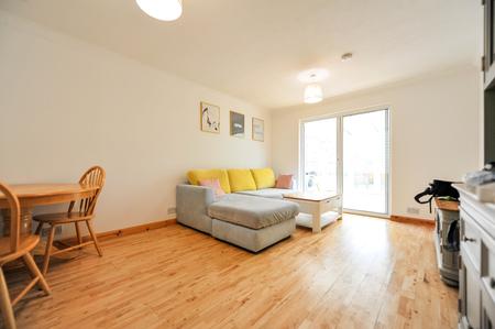 2 bedroom Semi-detached house to let in Ruskin Way, London, SW19