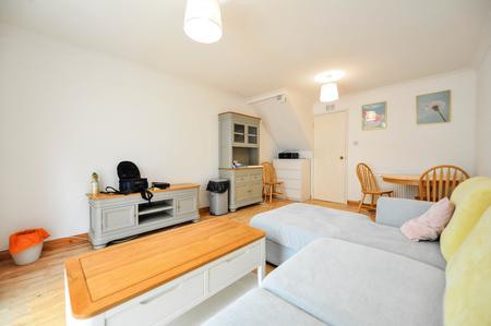 2 bedroom Semi-detached house to let in Ruskin Way, London, SW19