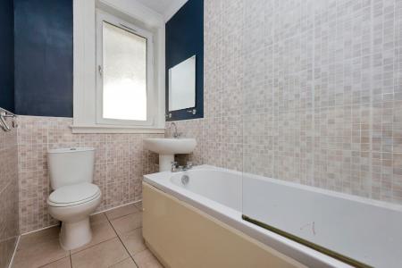 2 bedroom Flat for sale in Den Walk, Methil, KY8