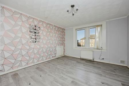 2 bedroom Flat for sale in Den Walk, Methil, KY8