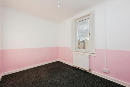 2 bedroom Flat for sale in Den Walk, Methil, KY8
