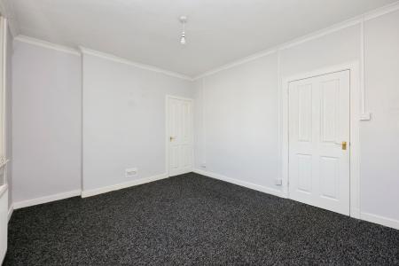 2 bedroom Flat for sale in Den Walk, Methil, KY8