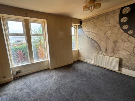 3 bedroom Ground floor maisonette for sale in East March Street, Kirkcaldy, KY1