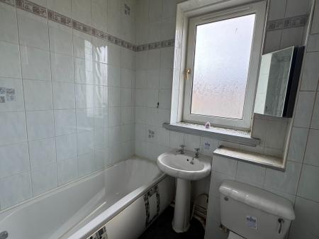 3 bedroom Ground floor maisonette for sale in East March Street, Kirkcaldy, KY1