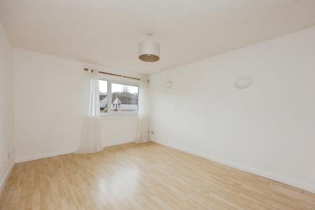 2 bedroom Flat for sale in Balmoral Drive, Kirkcaldy, KY2