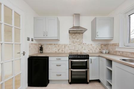 2 bedroom Flat for sale in Balmoral Drive, Kirkcaldy, KY2