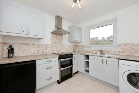 2 bedroom Flat for sale in Balmoral Drive, Kirkcaldy, KY2