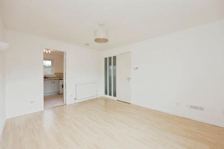 2 bedroom Flat for sale in Balmoral Drive, Kirkcaldy, KY2