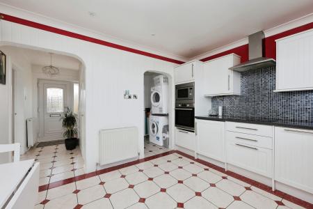 3 bedroom Terraced House for sale in Glamis Road, Kirkcaldy, KY2