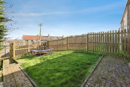 3 bedroom Terraced House for sale in Glamis Road, Kirkcaldy, KY2