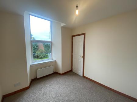 1 bedroom Flat to let in High Street, Kinghorn, KY3