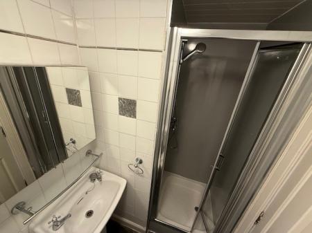 3 bedroom Flat to let in Branning Court, Kirkcaldy, KY1