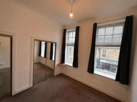 3 bedroom Flat to let in Branning Court, Kirkcaldy, KY1