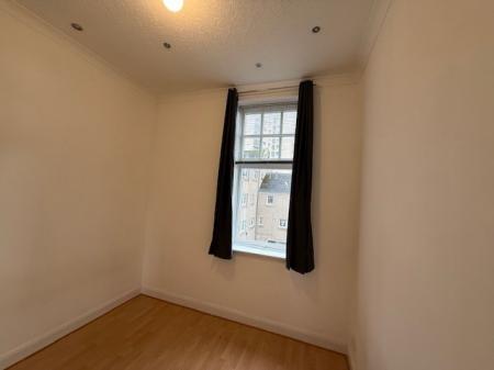 3 bedroom Flat to let in Branning Court, Kirkcaldy, KY1