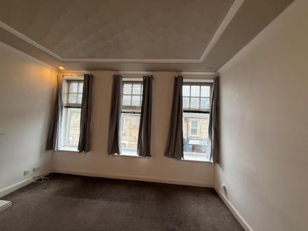 3 bedroom Flat to let in Branning Court, Kirkcaldy, KY1