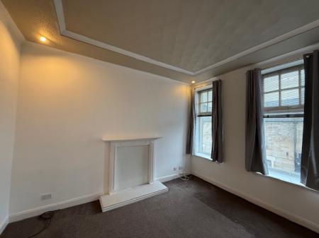 3 bedroom Flat to let in Branning Court, Kirkcaldy, KY1