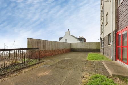 2 bedroom Flat for sale in Randolph Court, Buckhaven, KY8