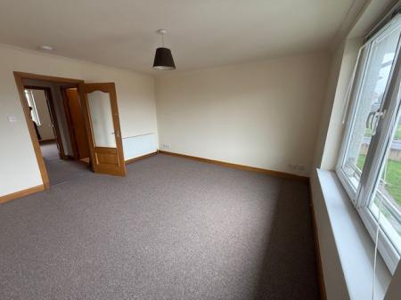 2 bedroom Flat to let in East Burn Court, Kirkcaldy, KY1