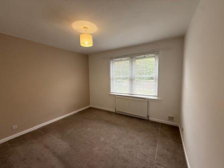 2 bedroom Flat to let in South Street West, Leslie, Glenrothes, KY6