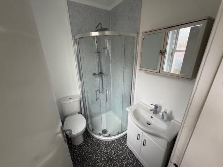 2 bedroom Flat to let in South Street West, Leslie, Glenrothes, KY6