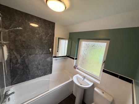 2 bedroom Flat to let in Burnside Avenue, Kinghorn, KY3