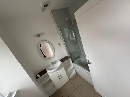 3 bedroom Flat to let in High Street, Leslie, Glenrothes, KY6