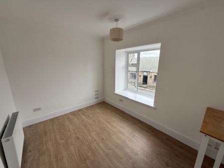 3 bedroom Flat to let in High Street, Leslie, Glenrothes, KY6