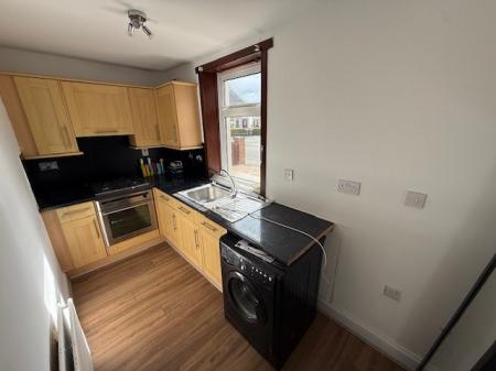 2 bedroom Flat to let in George Street, Markinch, KY7