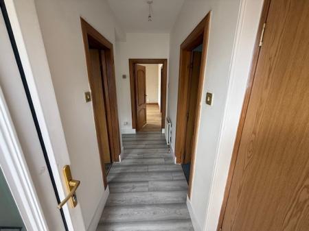 2 bedroom Flat to let in George Street, Markinch, KY7