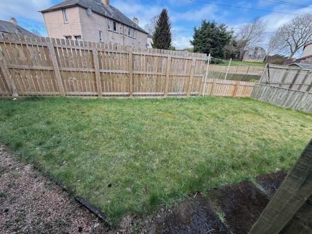 2 bedroom Flat to let in George Street, Markinch, KY7