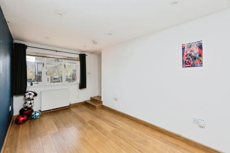 3 bedroom Semi-detached house for sale in Dunvegan Avenue, Kirkcaldy, KY2