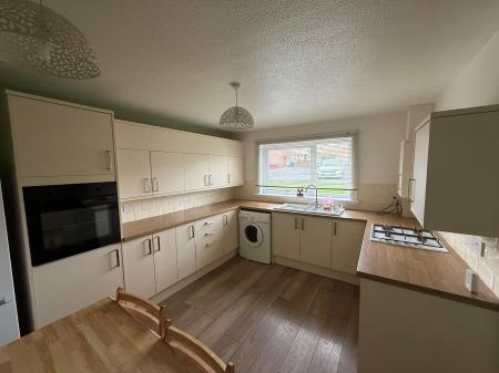 3 bedroom Terraced House to let in Craigbeath Court, Cowdenbeath, KY4