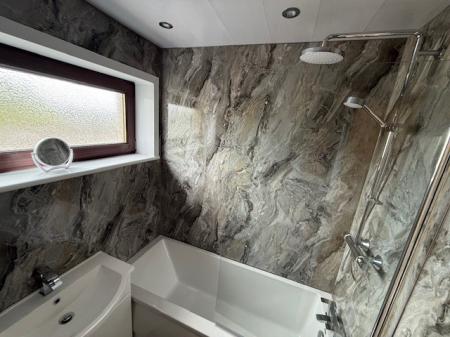 2 bedroom Terraced House to let in Redcraigs, Kirkcaldy, KY2