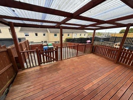 2 bedroom Terraced House to let in Redcraigs, Kirkcaldy, KY2