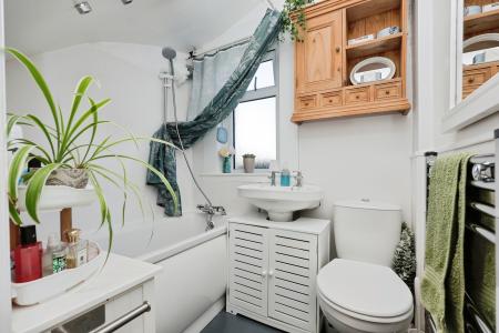 3 bedroom Terraced House for sale in Admiralty Road, Rosyth, KY11