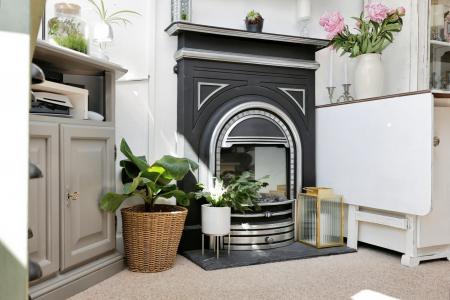 3 bedroom Terraced House for sale in Admiralty Road, Rosyth, KY11