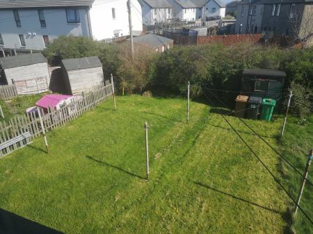 1 bedroom Flat to let in Den Walk, Buckhaven, KY8